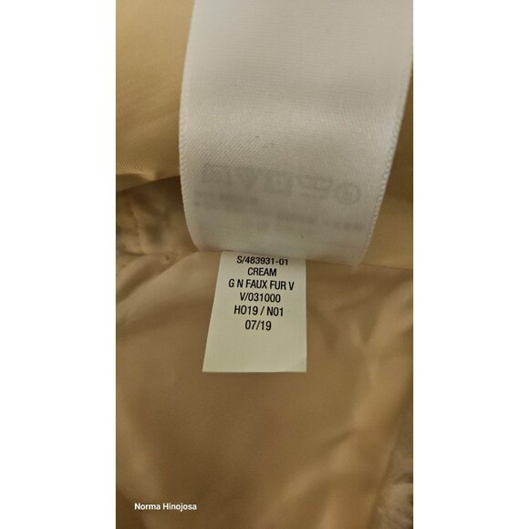 Old Navy Baby Faux Fur Vest 3-6M Cream With Button Closure Polyester Shell & Lin - Picture 5 of 6